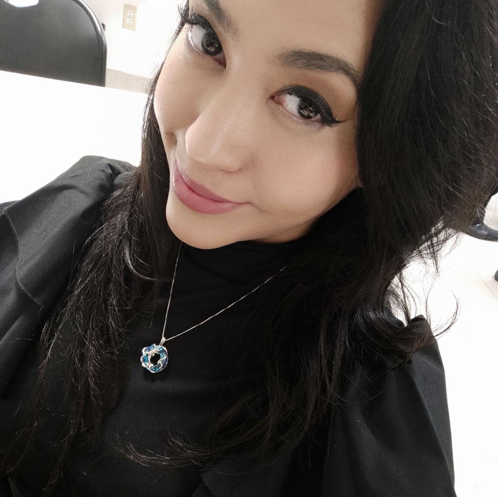 Meet your Posher, Elena